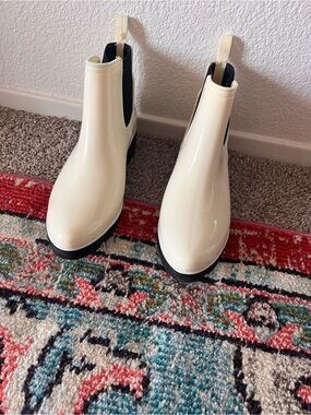 Women’s Cream Chelsea Rain Boots